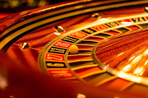 In-game interface during active round Arcade game in-play screen with bet amount and cash-out button